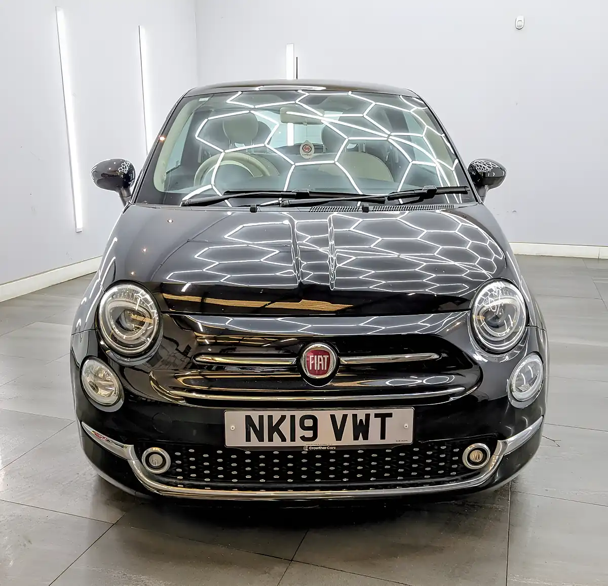 Used 2019 Fiat 500 Lounge Black - Interior and Exterior details 4