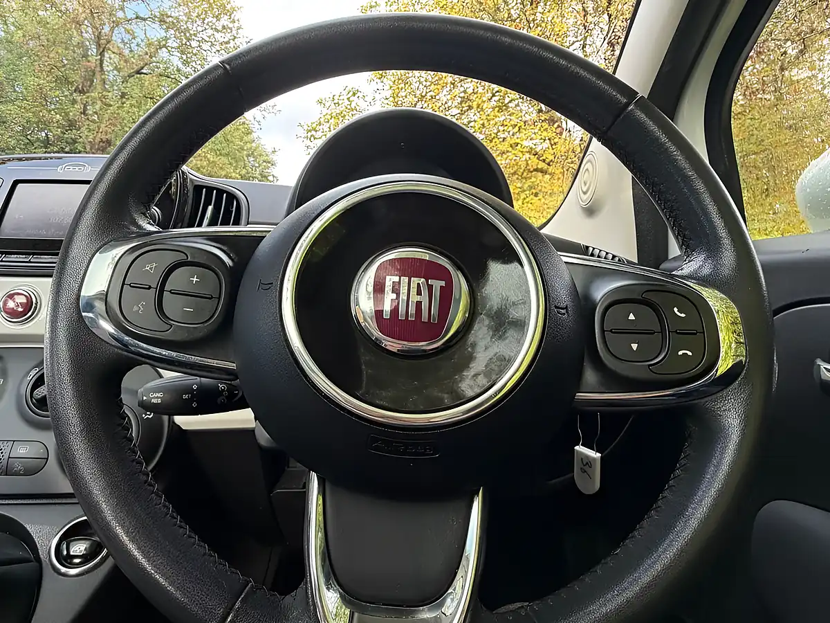 Used 2019 Fiat 500 Lounge Bossa Nova White - Interior and Exterior details 19