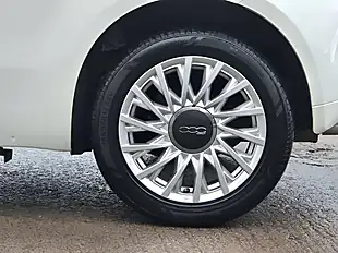 Used 2019 Fiat 500 Lounge Bossa Nova White - Interior and Exterior details 11