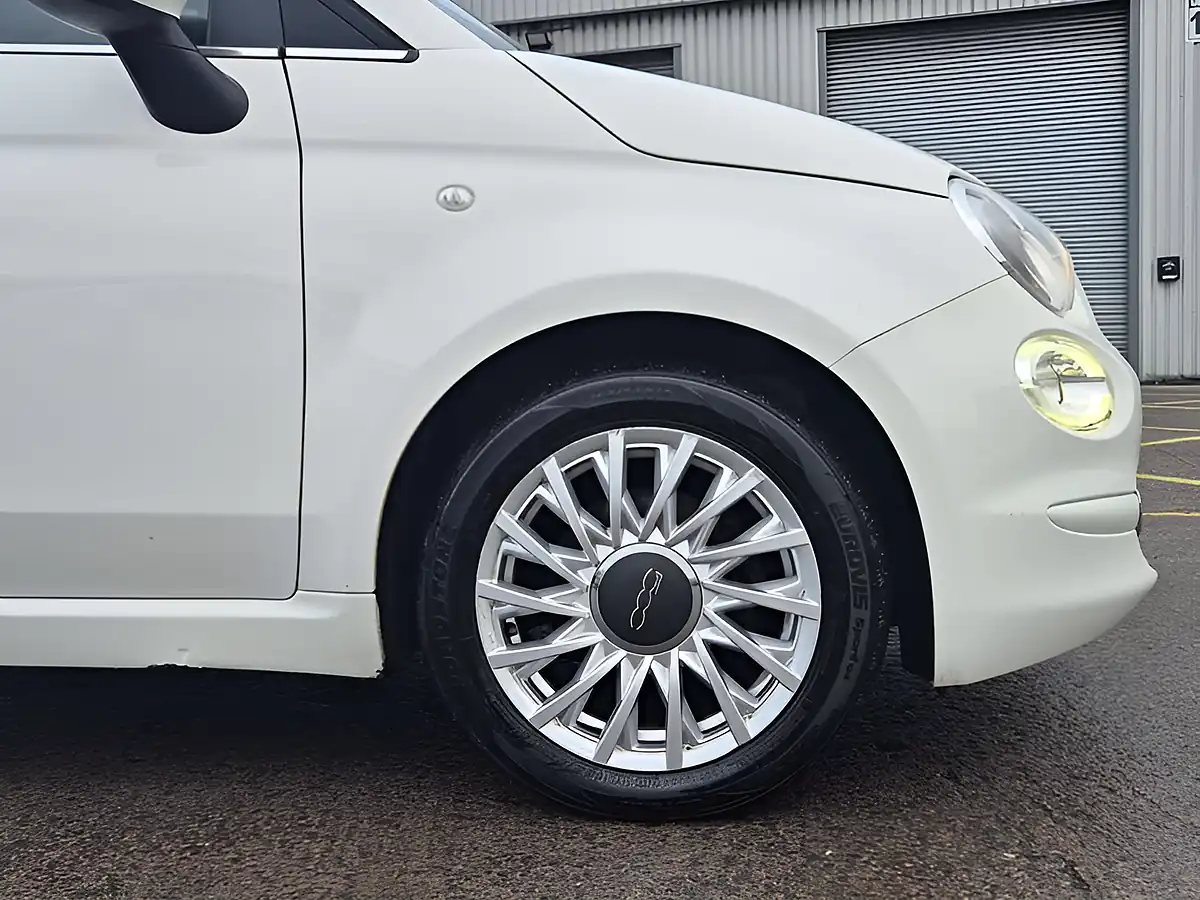 Used 2019 Fiat 500 Lounge Bossa Nova White - Interior and Exterior details 14