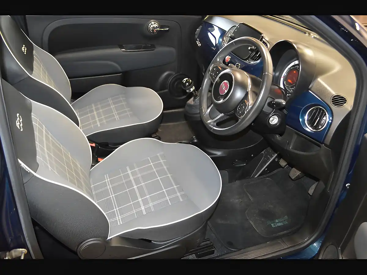 Used 2019 Fiat 500 Lounge Epic Blue - Interior and Exterior details 10