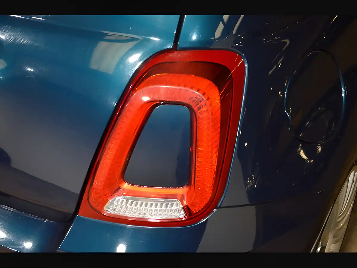 Used 2019 Fiat 500 Lounge Epic Blue - Interior and Exterior details 17