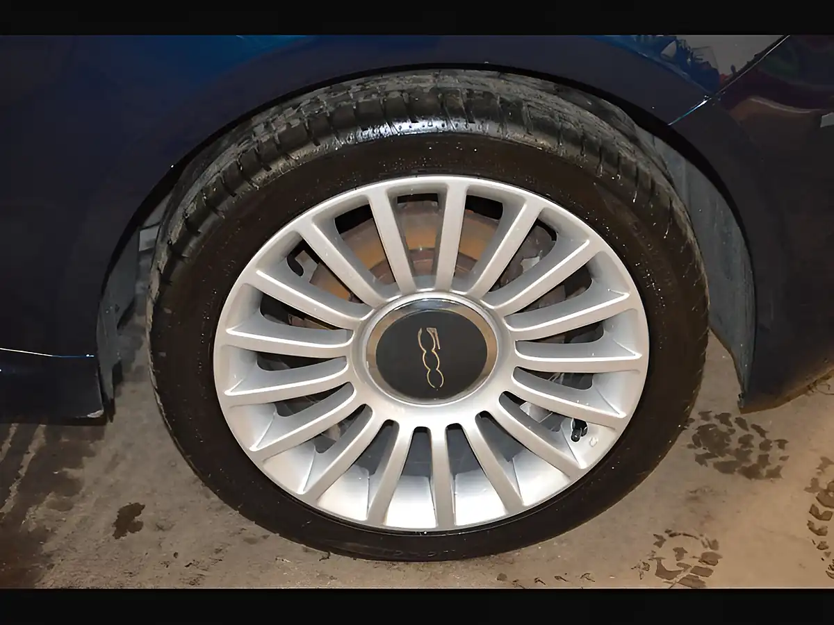 Used 2019 Fiat 500 Lounge Epic Blue - Interior and Exterior details 19