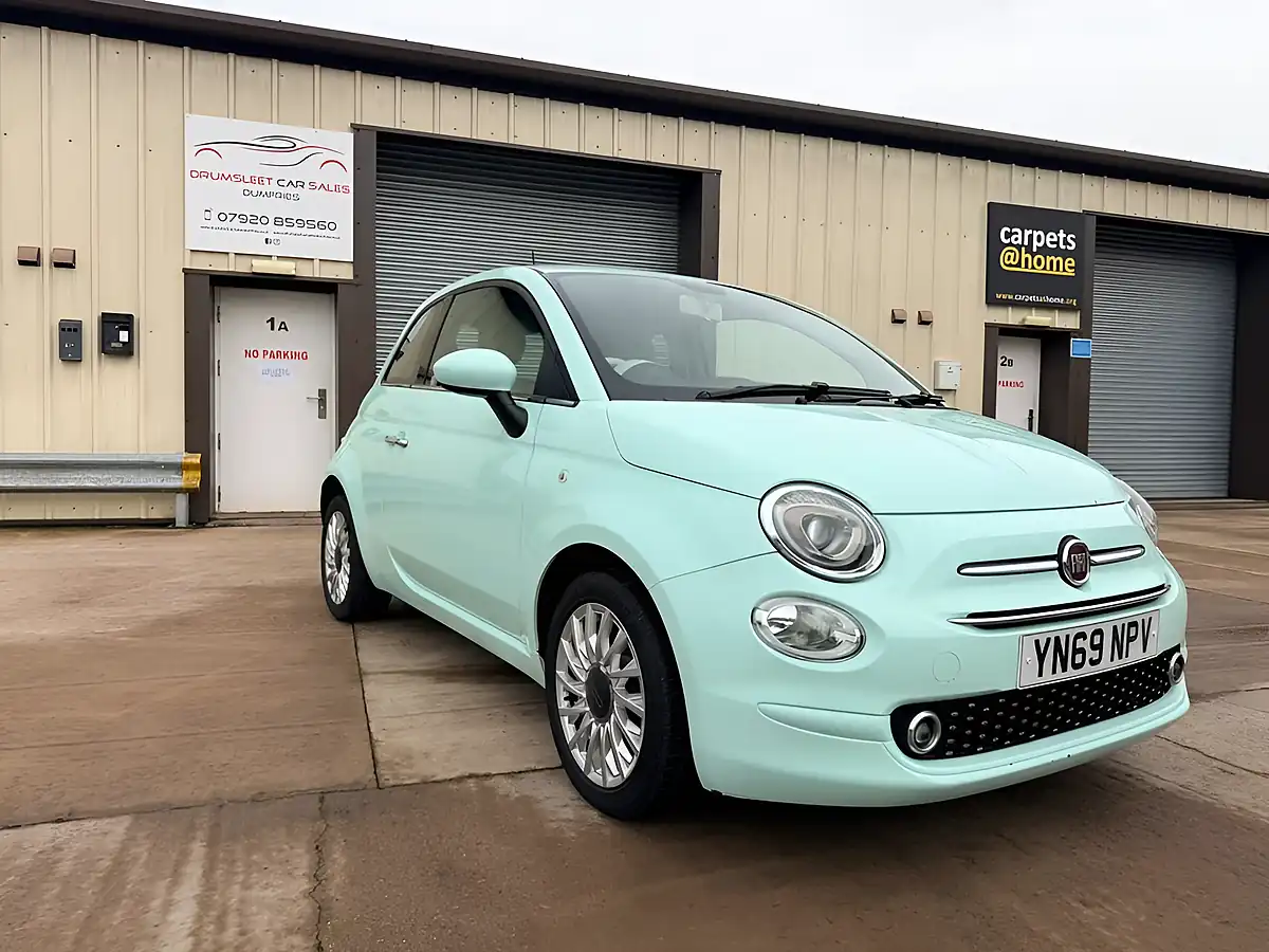 Used 2019 Fiat 500 Lounge Green - Front View