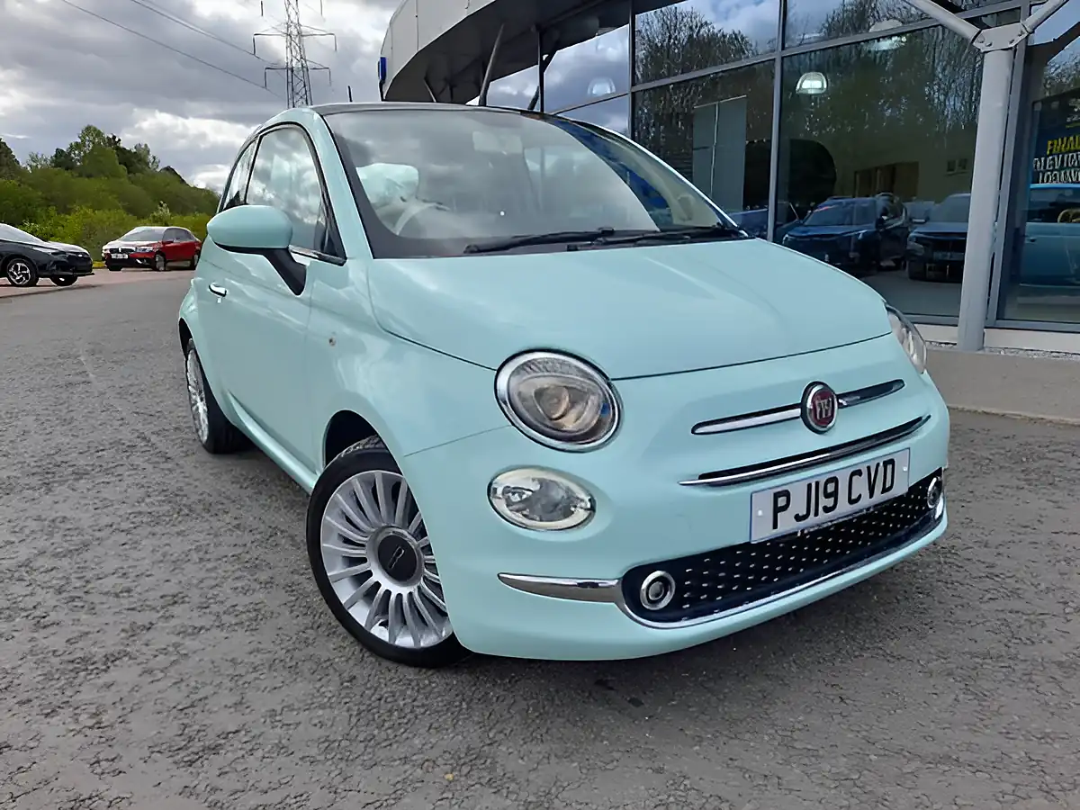 Used 2019 Fiat 500 Lounge Green - Front View