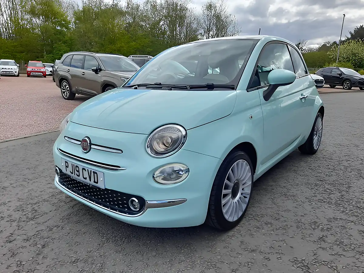 Used 2019 Fiat 500 Lounge Green - Interior and Exterior details 3