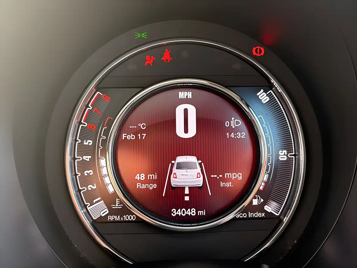 Used 2019 Fiat 500 Lounge Grey - Interior and Exterior details 6