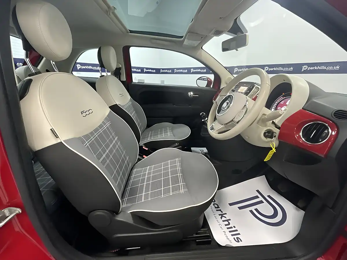 Used 2019 Fiat 500 Lounge Pasodoble Red - Interior and Exterior details 14