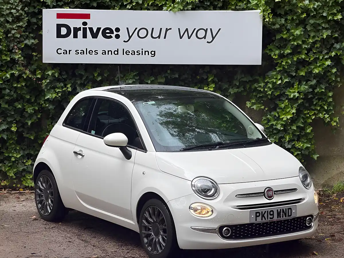 Used 2019 Fiat 500 Lounge White - Front View