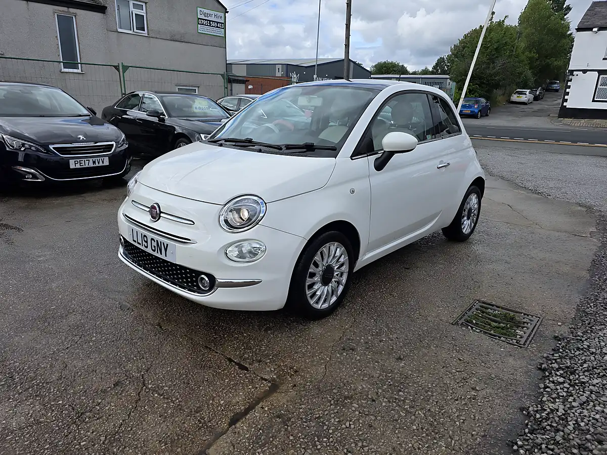 Used 2019 Fiat 500 Lounge White - Interior and Exterior details 3