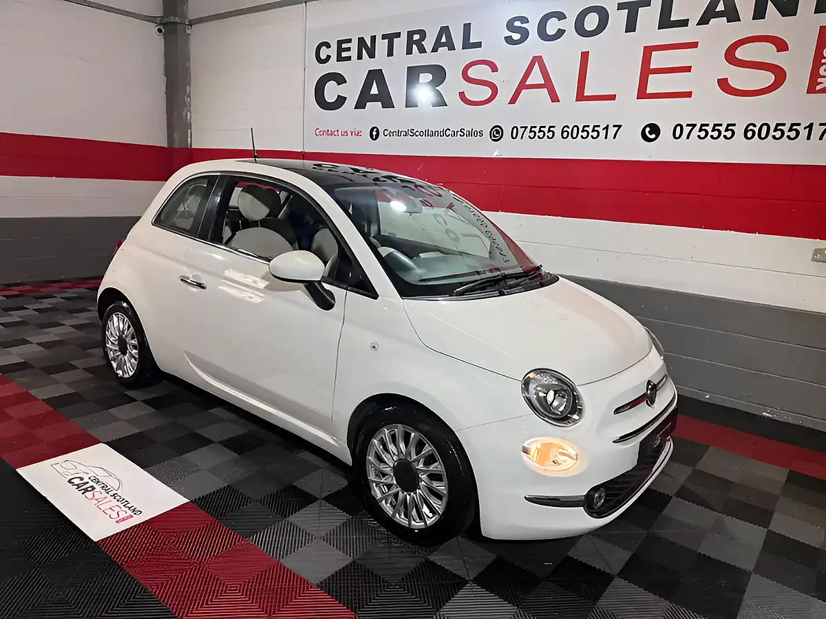 Used 2019 Fiat 500 Lounge White - Front View