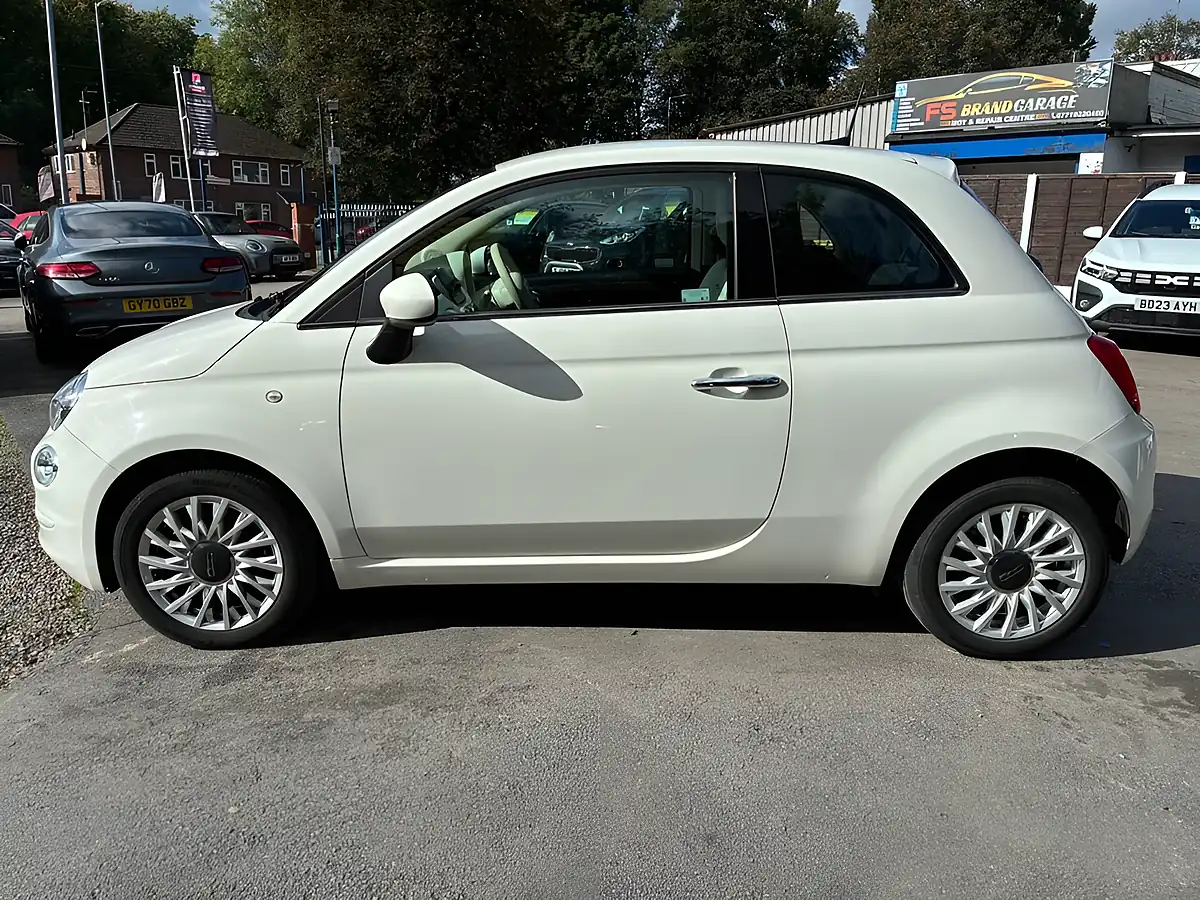 Used 2019 Fiat 500 Lounge White - Interior and Exterior details 11