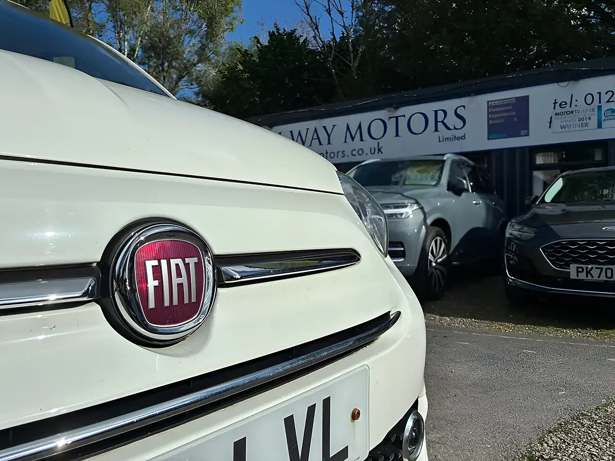 Used 2019 Fiat 500 Lounge White - Interior and Exterior details 3