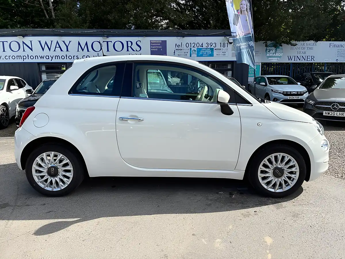 Used 2019 Fiat 500 Lounge White - Interior and Exterior details 6