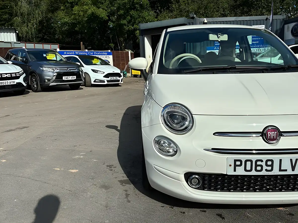 Used 2019 Fiat 500 Lounge White - Interior and Exterior details 8