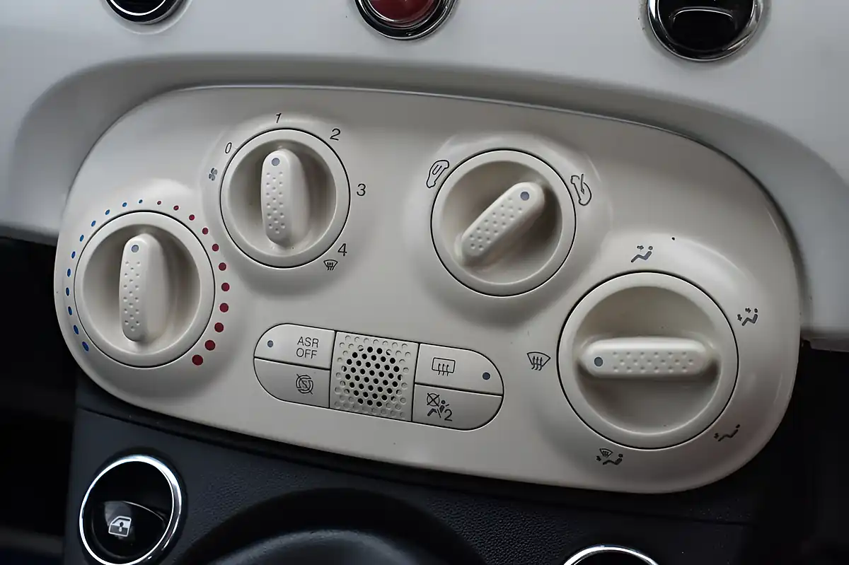 Used 2019 Fiat 500 Pop White - Interior and Exterior details 15