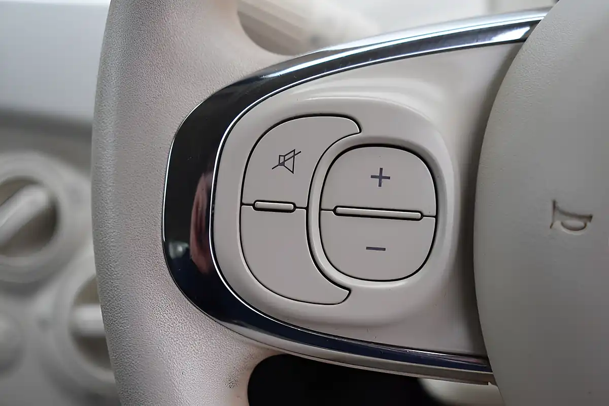Used 2019 Fiat 500 Pop White - Interior and Exterior details 16