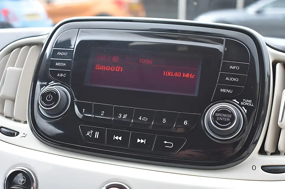 Used 2019 Fiat 500 Pop White - Interior and Exterior details 19