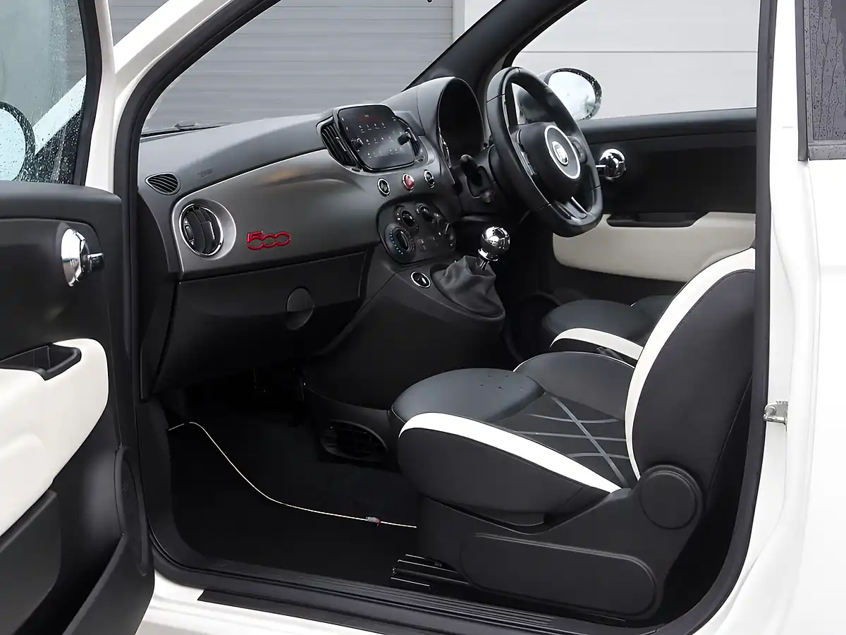 Used 2019 Fiat 500 S Bossa Nova White - Interior and Exterior details 10