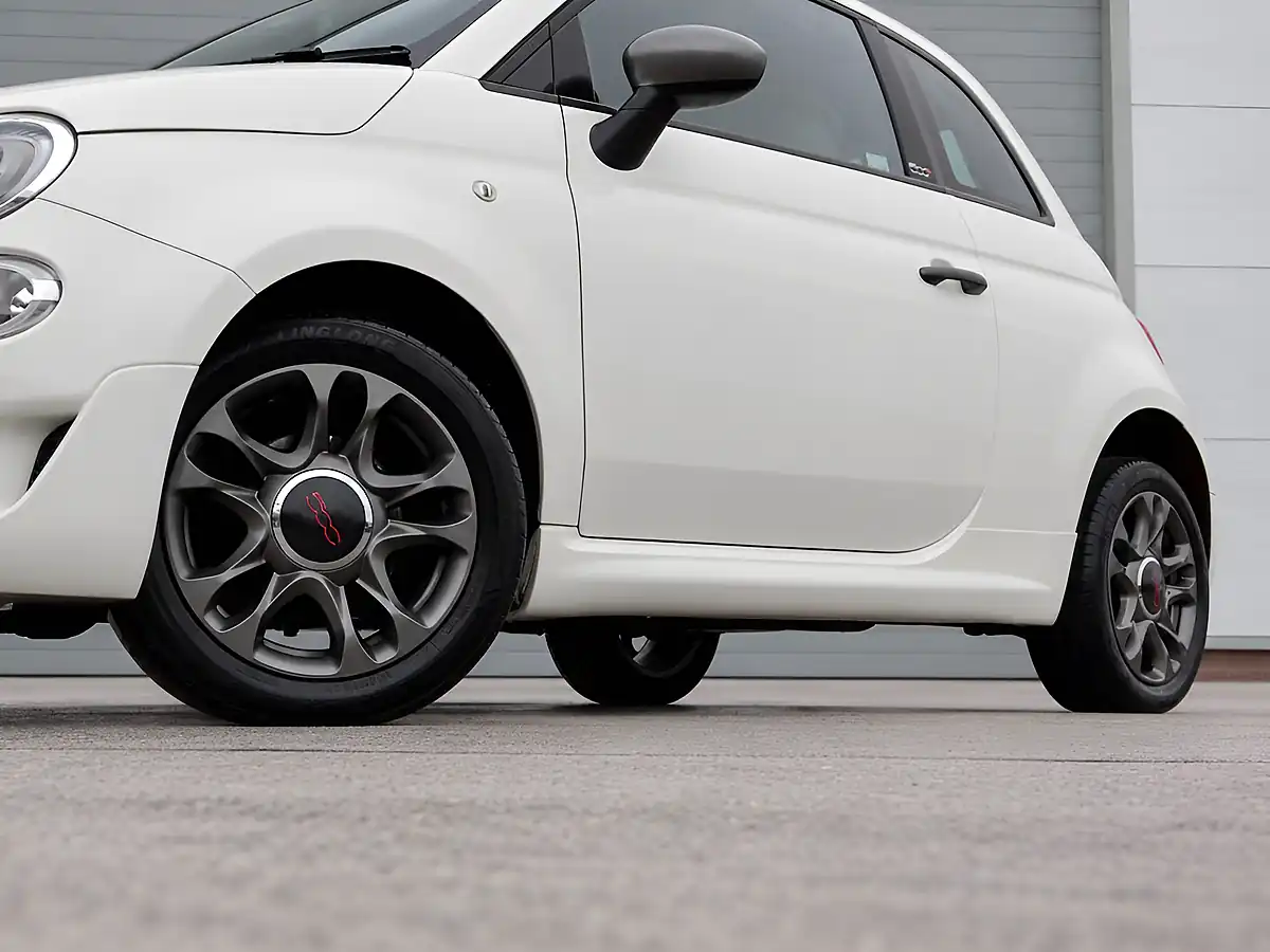 Used 2019 Fiat 500 S Bossa Nova White - Interior and Exterior details 7