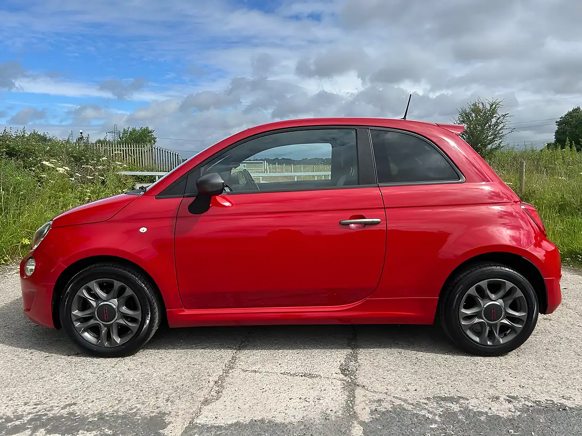 Used 2019 Fiat 500 S Red - Interior and Exterior details 5