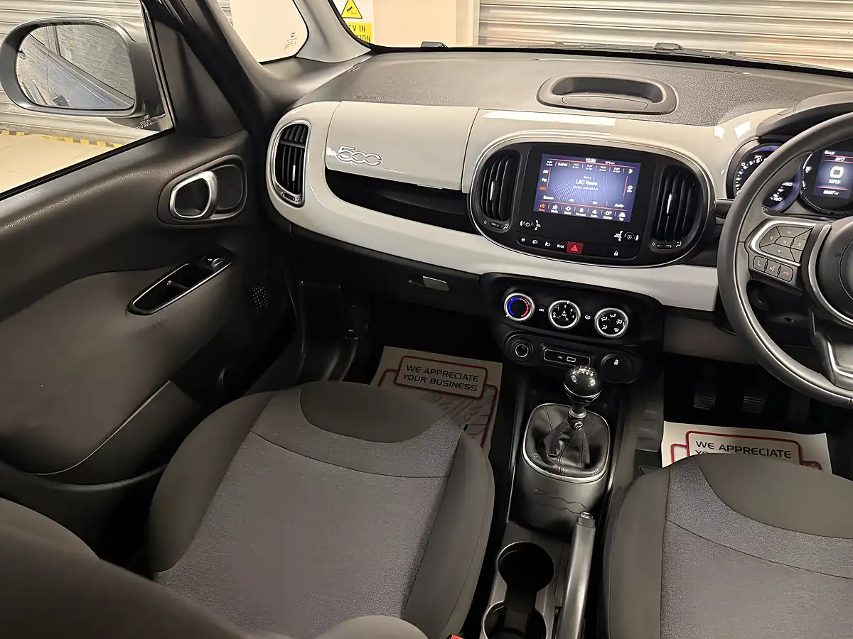 Used 2019 Fiat 500L City Cross Blue - Interior and Exterior details 14