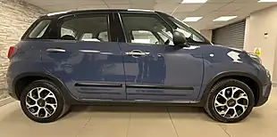 Used 2019 Fiat 500L City Cross Blue - Interior and Exterior details 15