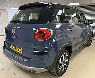 Used 2019 Fiat 500L City Cross Blue - Interior and Exterior details 4