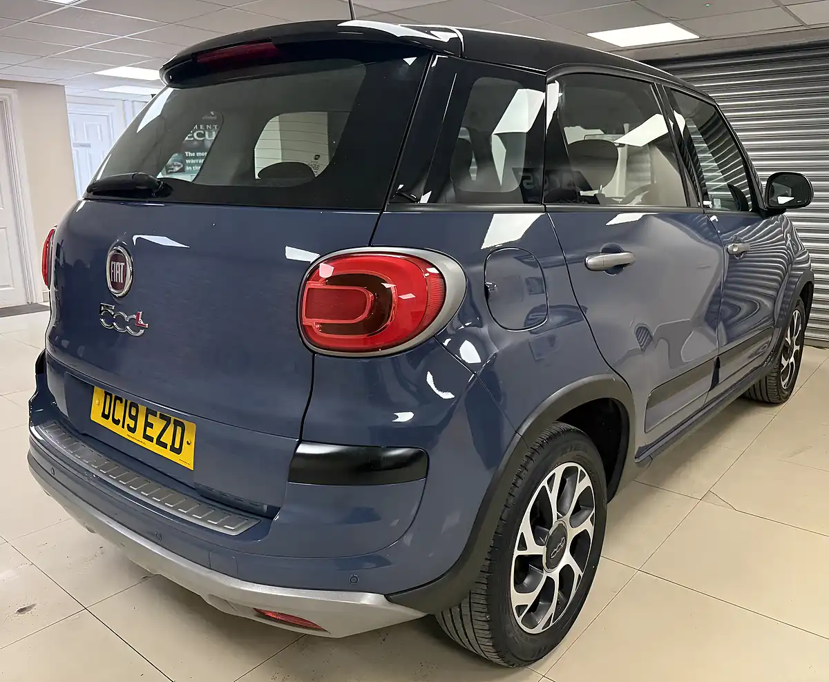 Used 2019 Fiat 500L City Cross Blue - Interior and Exterior details 4