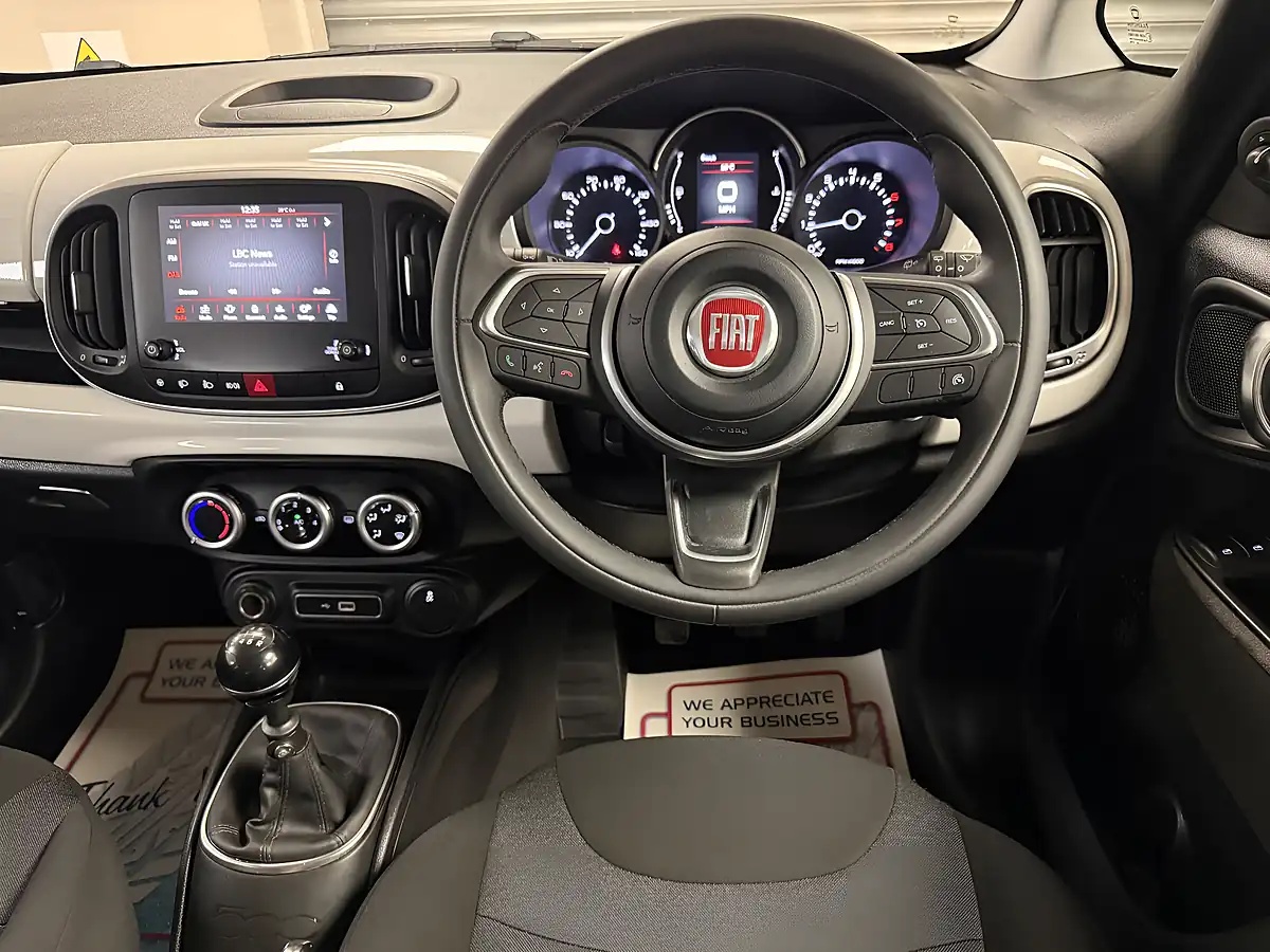 Used 2019 Fiat 500L City Cross Blue - Interior and Exterior details 6