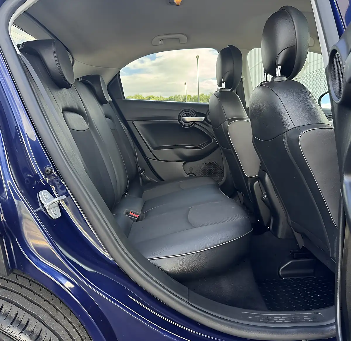 Used 2019 Fiat 500X Cross Plus Blue - Interior and Exterior details 12