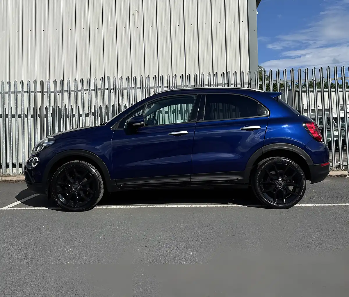 Used 2019 Fiat 500X Cross Plus Blue - Interior and Exterior details 8