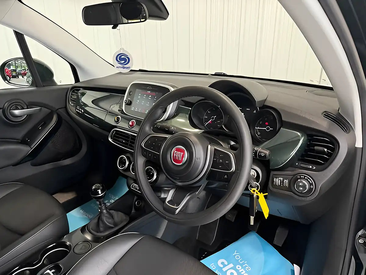 Used 2019 Fiat 500X Cross Plus Techno Green - Interior and Exterior details 9