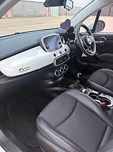 Used 2019 Fiat 500X Cross Plus White - Interior and Exterior details 11