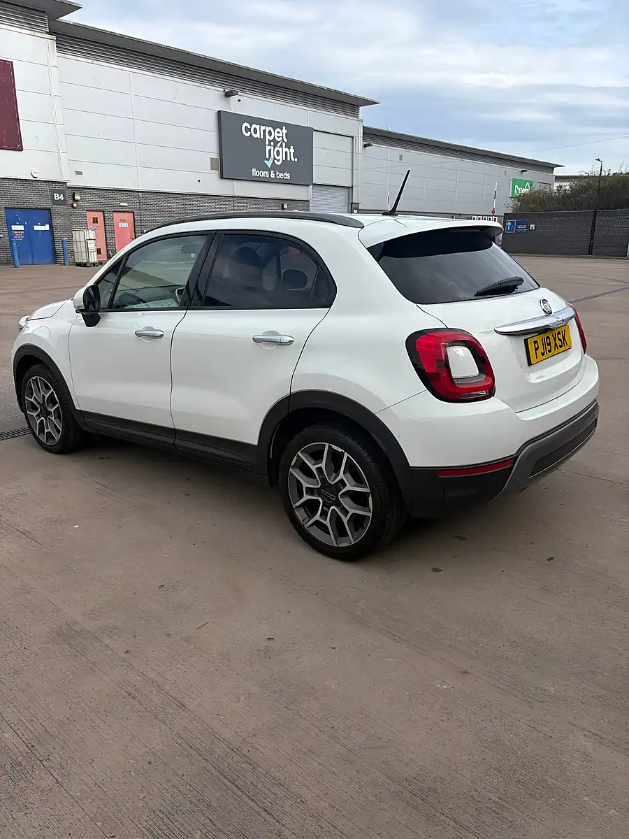 Used 2019 Fiat 500X Cross Plus White - Interior and Exterior details 3