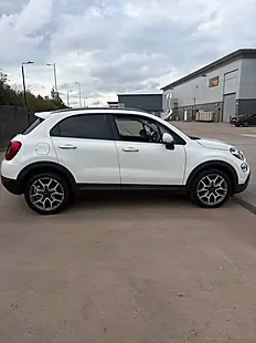 Used 2019 Fiat 500X Cross Plus White - Interior and Exterior details 6