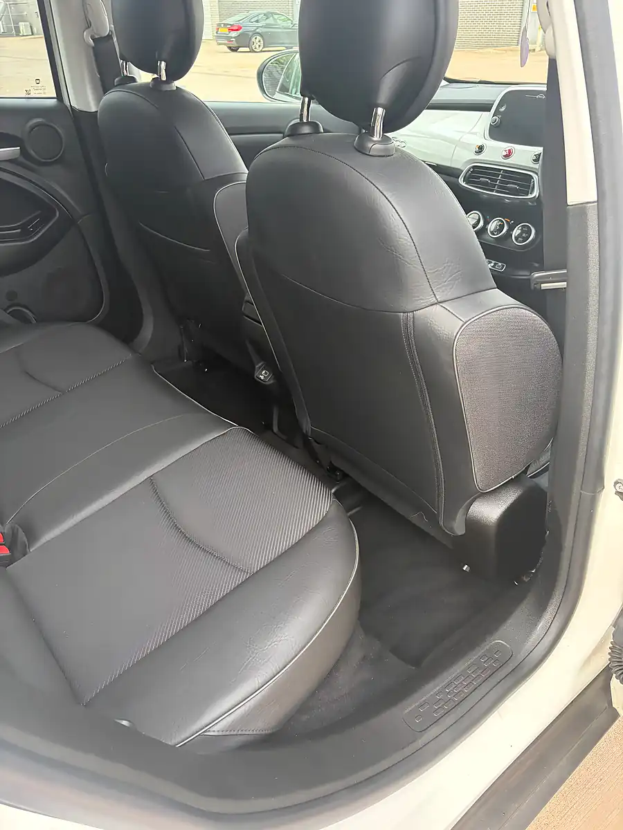 Used 2019 Fiat 500X Cross Plus White - Interior and Exterior details 8
