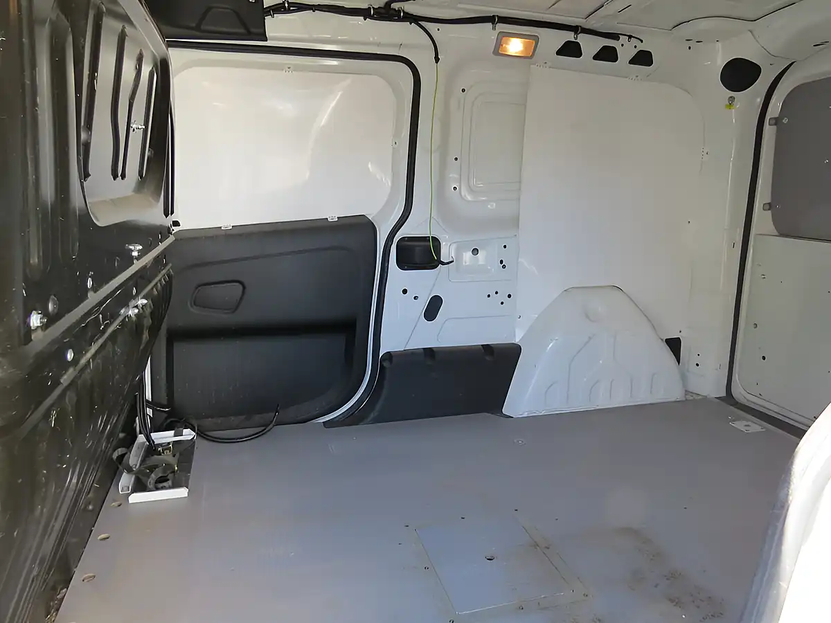 Used 2019 Fiat Doblo Maxi Sx White - Interior and Exterior details 6