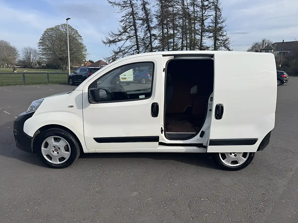 Used 2019 Fiat Fiorino Tecnico White - Interior and Exterior details 12