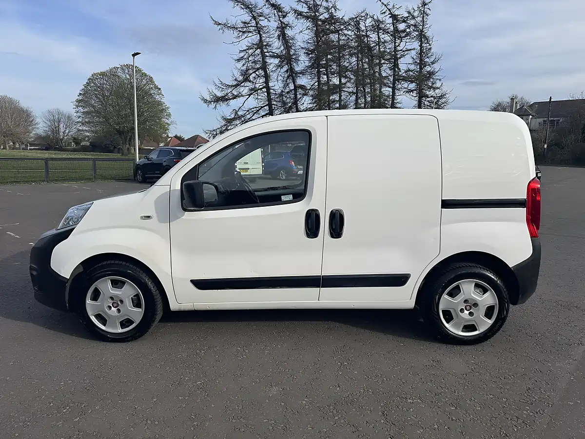 Used 2019 Fiat Fiorino Tecnico White - Interior and Exterior details 4
