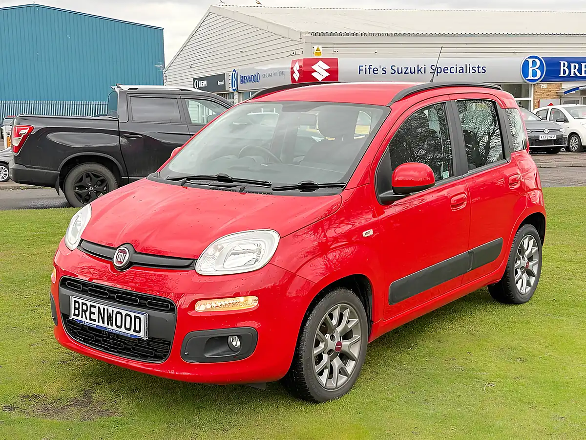 Used 2019 Fiat Panda Lounge Red - Interior and Exterior details 4