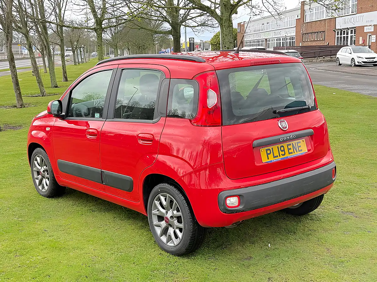 Used 2019 Fiat Panda Lounge Red - Interior and Exterior details 6
