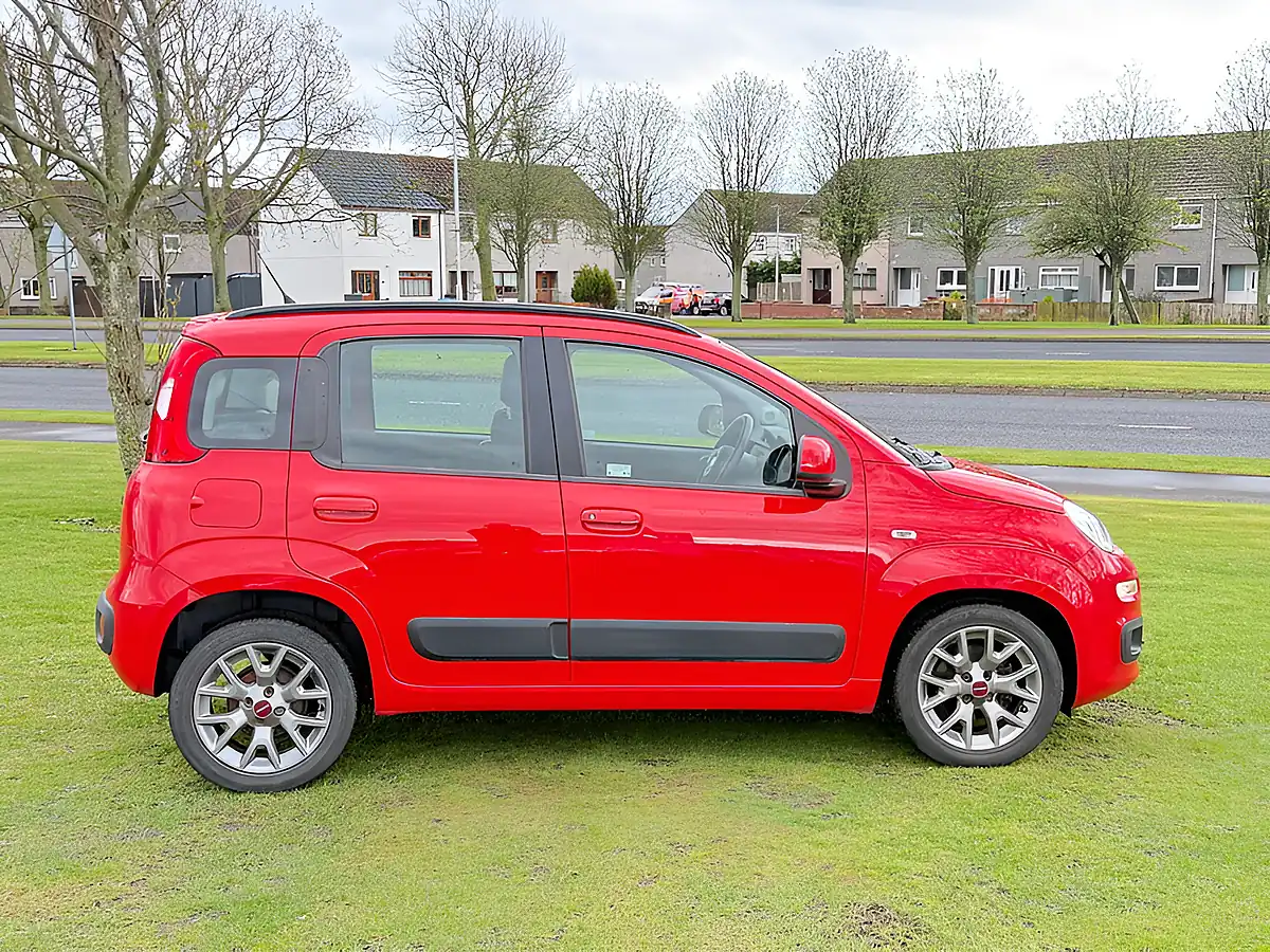Used 2019 Fiat Panda Lounge Red - Interior and Exterior details 7