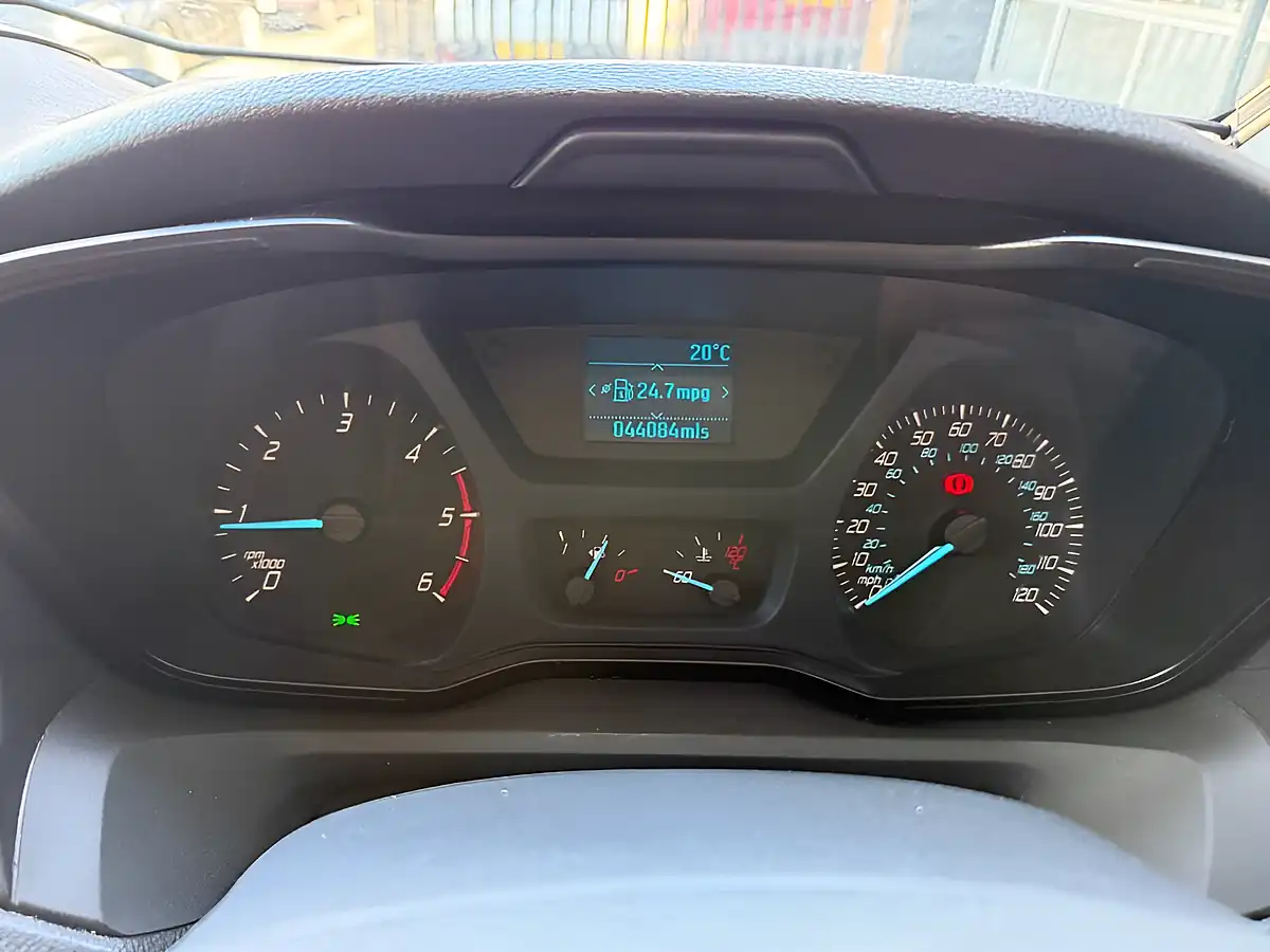 Used 2019 Ford Benimar 483 Tessoro White - Interior and Exterior details 15