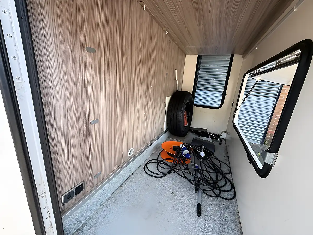 Used 2019 Ford Benimar 483 Tessoro White - Interior and Exterior details 16