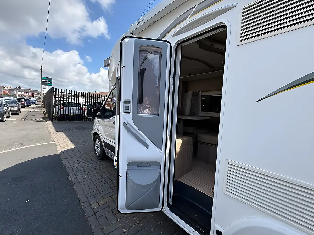Used 2019 Ford Benimar 483 Tessoro White - Interior and Exterior details 20