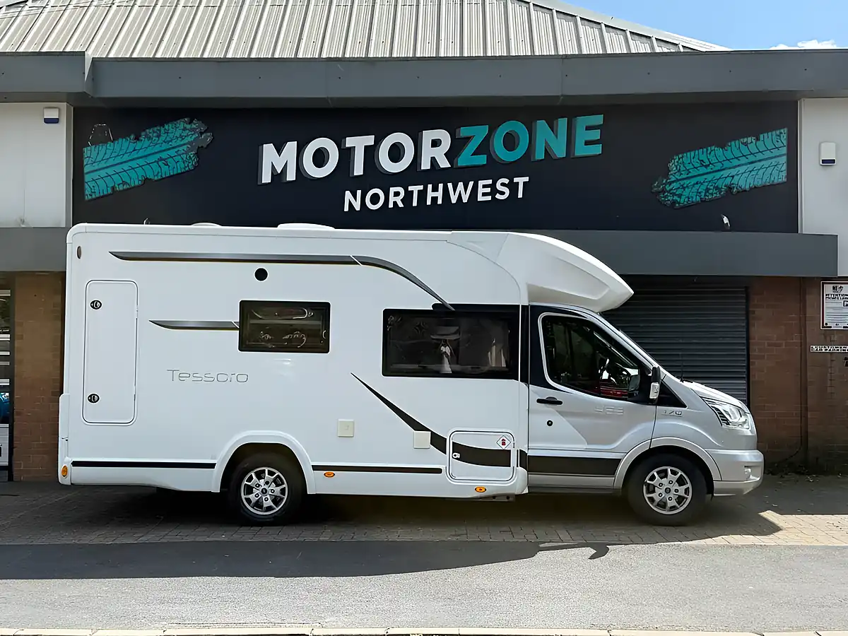 Used 2019 Ford Benimar 483 Tessoro White - Interior and Exterior details 4