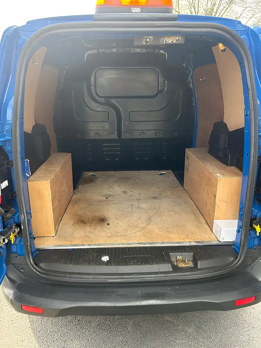 Used 2019 Ford Courier Blue - Interior and Exterior details 9