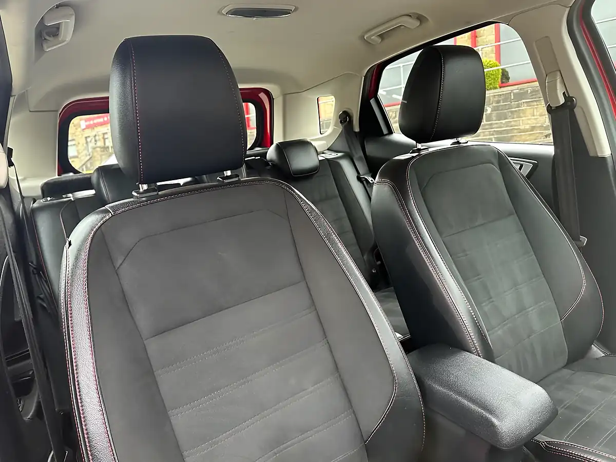 Used 2019 Ford Ecosport ST-Line Red - Interior and Exterior details 12