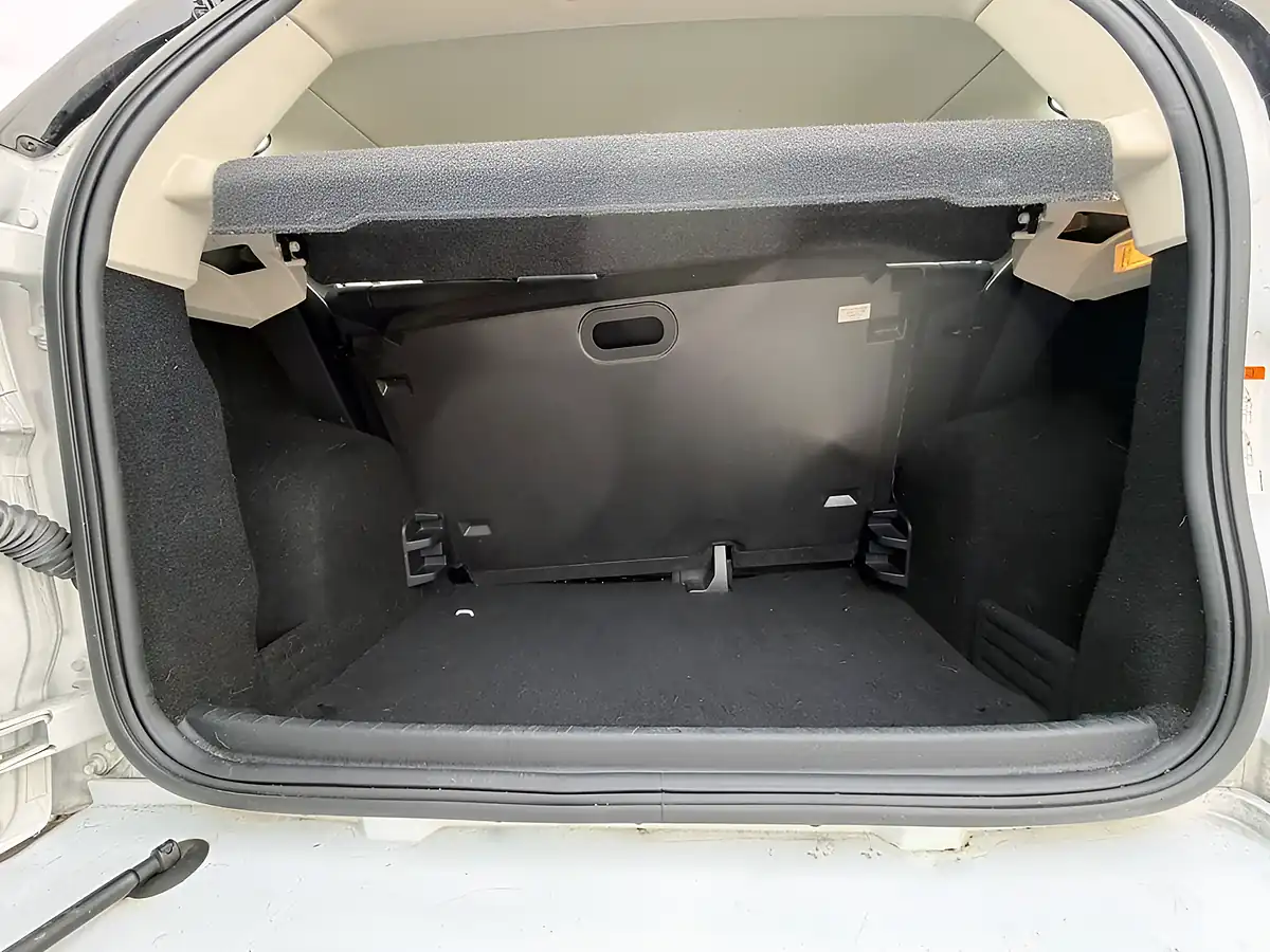 Used 2019 Ford Ecosport ST-Line White - Interior and Exterior details 13